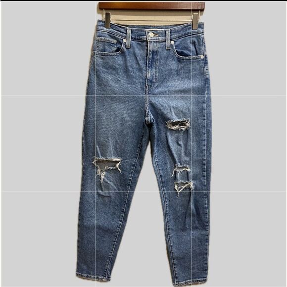 Levi's Denim - Levi’s High Waisted Mom Jean 
Blue Distressed Denim Jeans 28